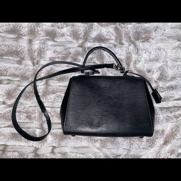 ❌ SOLD ❌ Louis Vuitton EPI Cluny BB - Picture 6 of 9